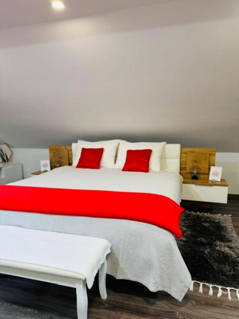 Licko Petrovo Selo Apartments Paradise מראה חיצוני תמונה