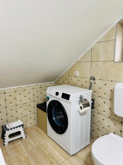 Licko Petrovo Selo Apartments Paradise מראה חיצוני תמונה