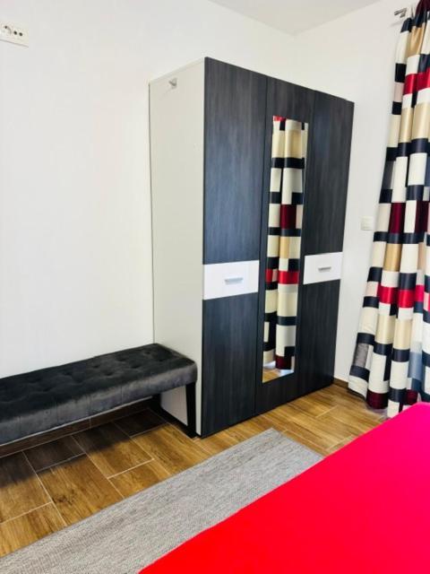 Licko Petrovo Selo Apartments Paradise מראה חיצוני תמונה