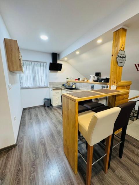 Licko Petrovo Selo Apartments Paradise מראה חיצוני תמונה